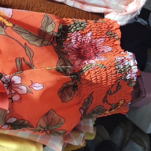 Smocked Floral High Neck Guess Tank Top - Picture 4 of 6